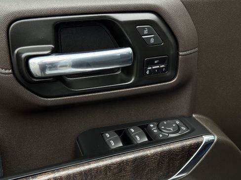 Used 2023 GMC Sierra 3500 Denali w/ Denali Ultimate Package image 24