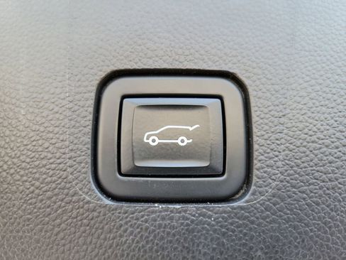 Certified 2023 Chevrolet Traverse LT image 10