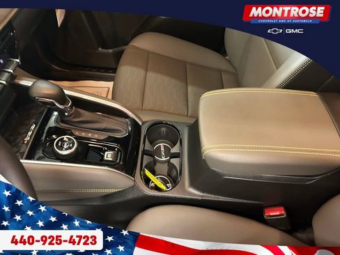 Used 2025 Chevrolet Colorado ZR2 w/ Technology Package AWD/4WD image 16