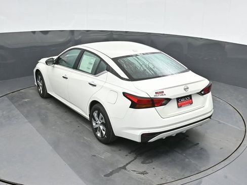 Used 2025 Nissan Altima 2.5 S FWD image 34