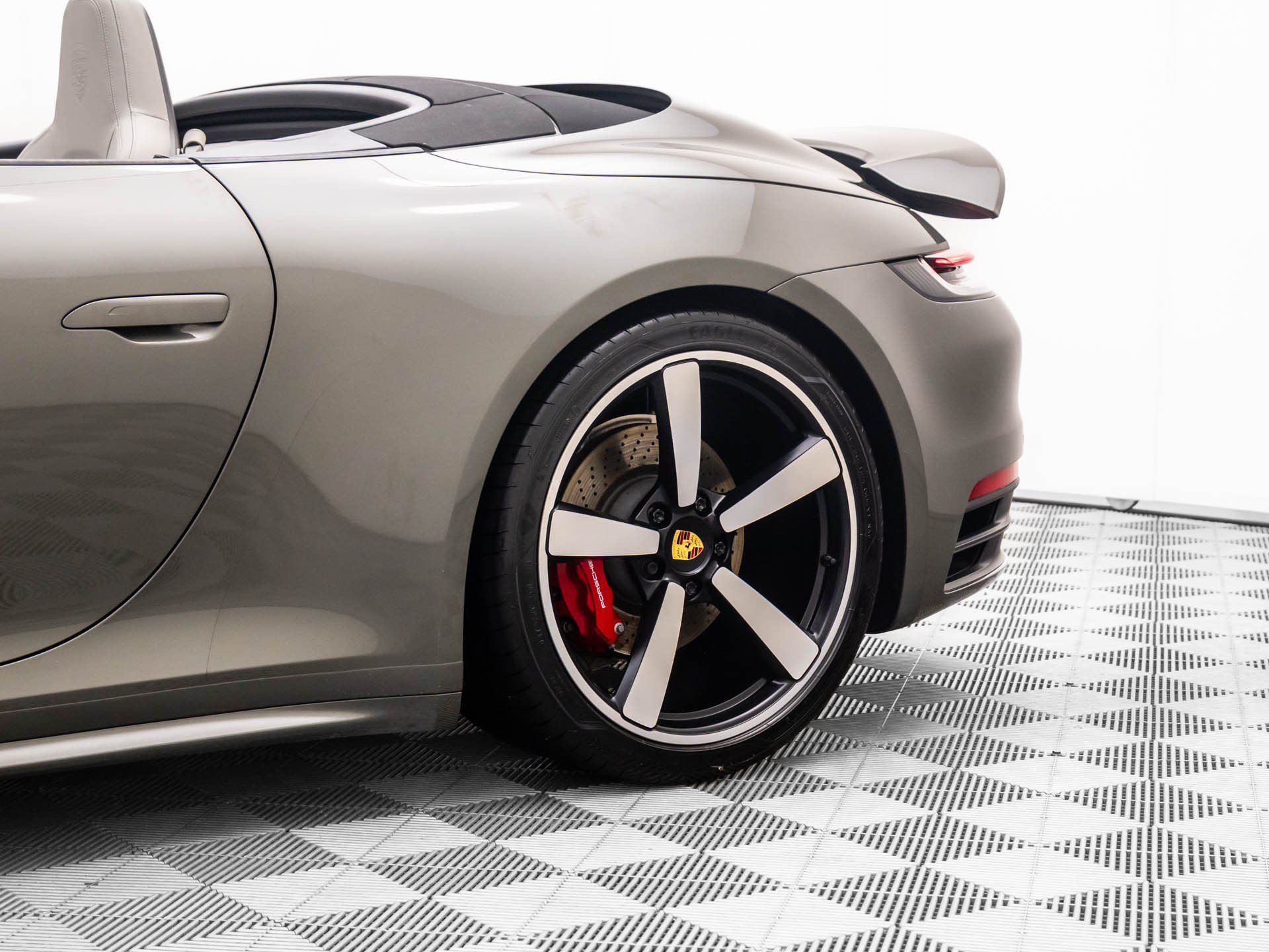 Certified 2020 Porsche 911 Carrera 4S AWD/4WD image 37