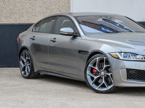 Used 2019 Jaguar XE S RWD image 6