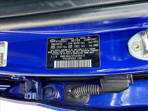 Used 2023 Hyundai Elantra Limited FWD image 29
