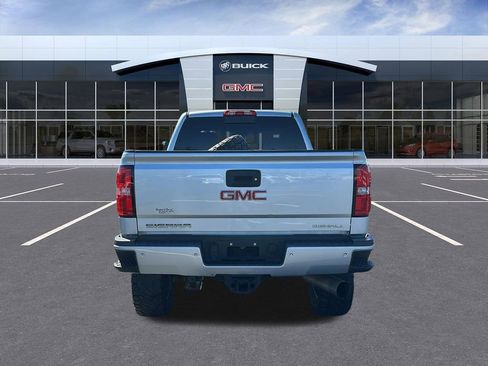 Used 2018 GMC Sierra 2500 Denali w/ Duramax Plus Package image 4