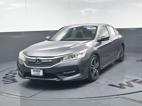Used 2017 Honda Accord Sport image 11