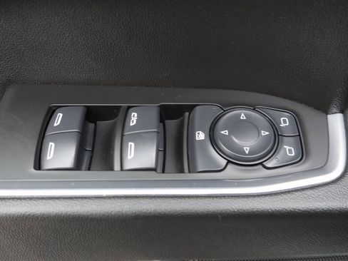 Used 2025 Chevrolet Silverado 1500 LT image 30