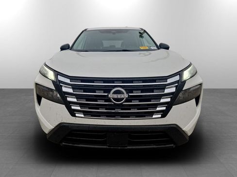 Used 2024 Nissan Rogue S image 3