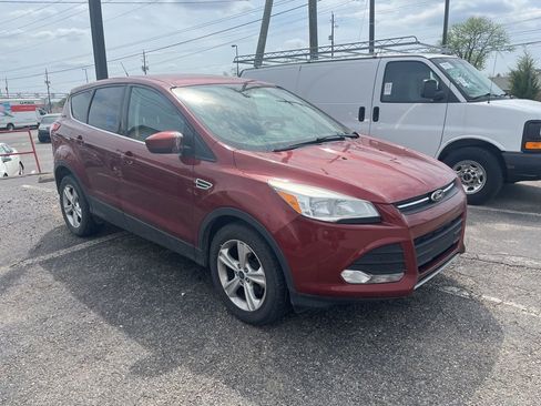 Used 2014 Ford Escape SE image 2