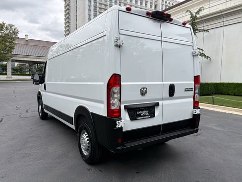 Used 2026 RAM ProMaster 2500 w/ Convenience Group FWD image 11