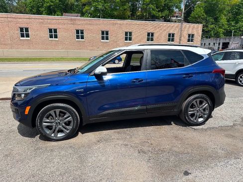 Used 2021 Kia Seltos S AWD/4WD image 4