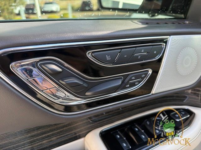 Used 2021 Lincoln Navigator L Black Label w/ Special Edition Package AWD/4WD image 14