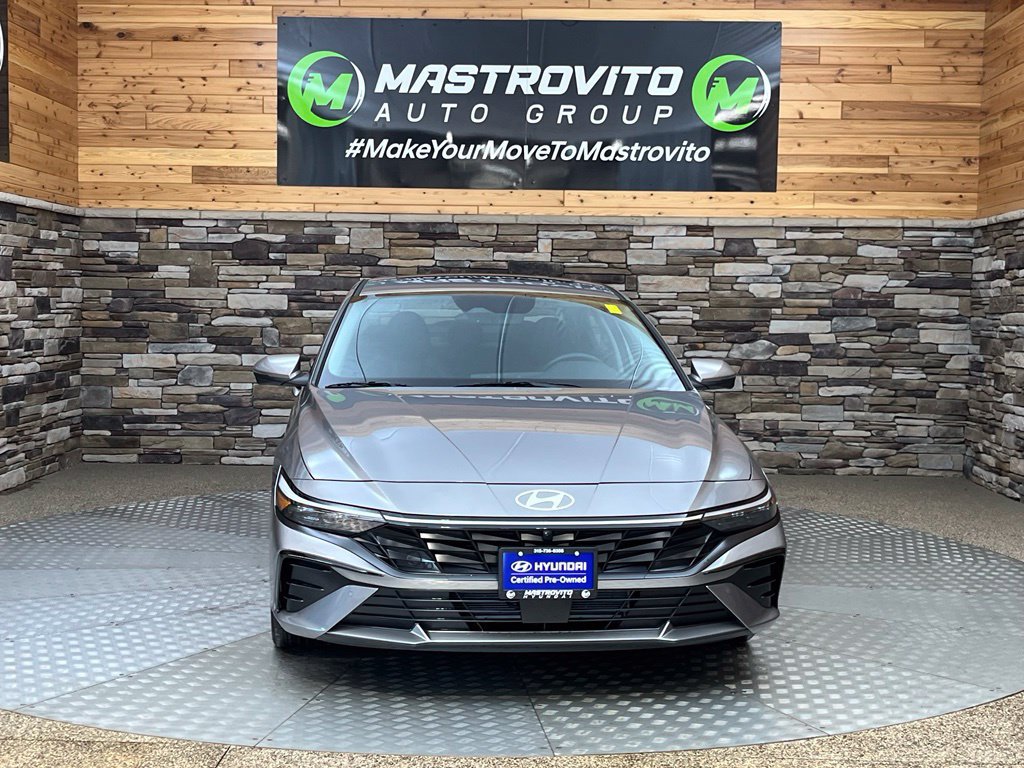 Certified 2024 Hyundai Elantra Limited FWD image 5