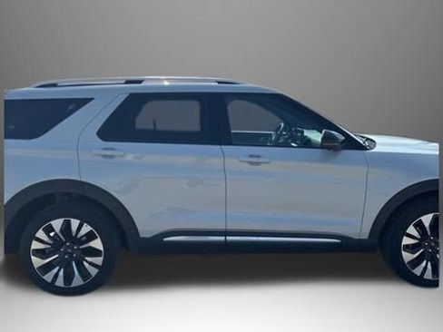 Used 2025 Ford Explorer Platinum w/ LUX Leather Package AWD/4WD image 3