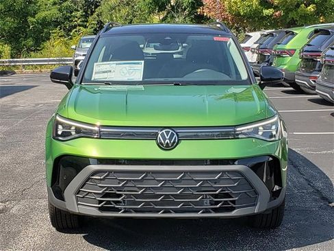 New 2025 Volkswagen Taos SE image 5
