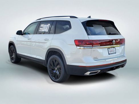 New 2026 Volkswagen Atlas SE FWD image 4