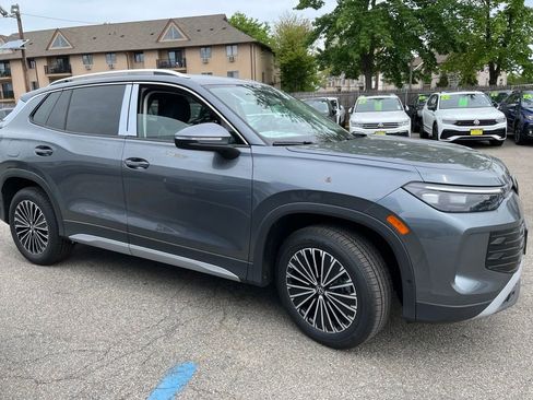 New 2026 Volkswagen Tiguan S AWD/4WD image 3