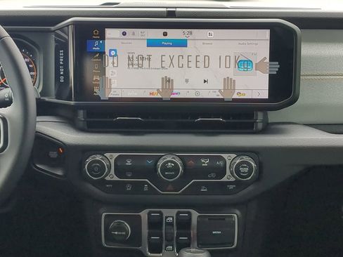 New 2025 Jeep Gladiator Sport image 16