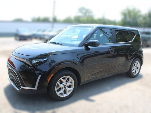 Certified 2024 Kia Soul LX w/ Option Group 015 FWD image 16