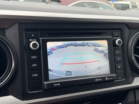 Used 2018 Toyota Tacoma SR5 image 18