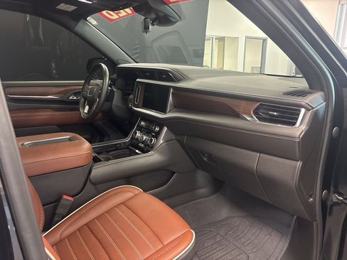 Used 2023 GMC Yukon XL Denali Ultimate w/ LPO, Floor Liner Package image 14