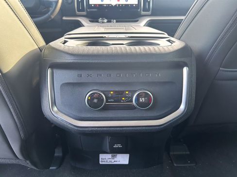 Certified 2025 Ford Expedition Active image 42
