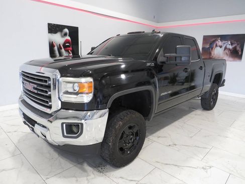 Used 2015 GMC Sierra 2500 SLE w/ SLE Preferred Package AWD/4WD image 8