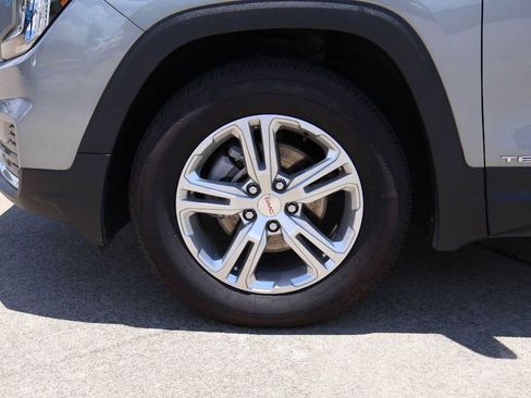 Used 2024 GMC Terrain SLE AWD/4WD image 8