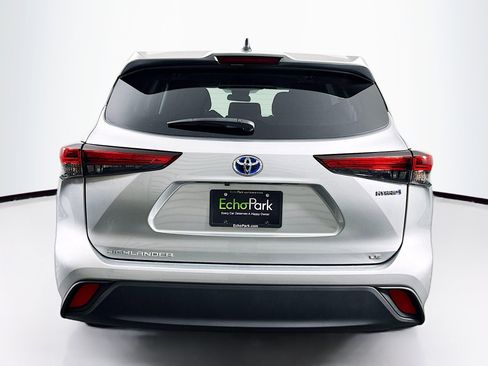 Used 2023 Toyota Highlander LE image 7