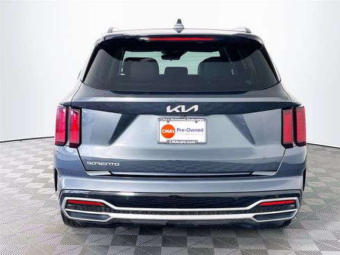 Certified 2023 Kia Sorento S w/ Panoramic Sunroof Package image 9