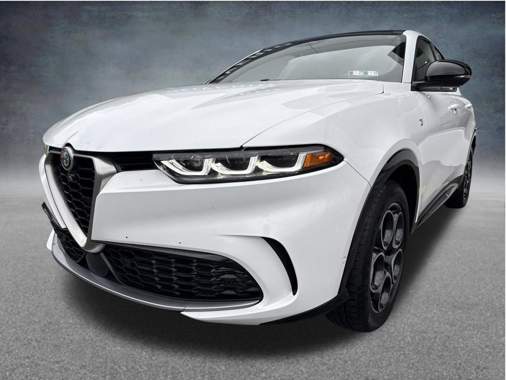 Used 2024 Alfa Romeo Tonale Ti w/ Active Assist Package AWD/4WD image 9