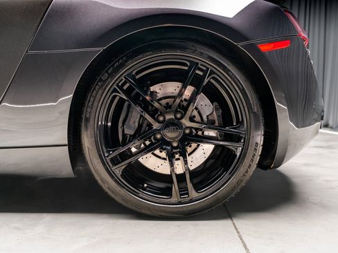 Used 2011 Audi R8 V8 image 40