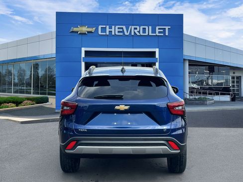 Certified 2024 Chevrolet Trax LT w/ Driver Confidence Package FWD image 4