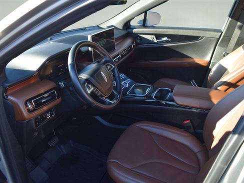 Used 2023 Lincoln Nautilus Reserve w/ Equipment Group 201A image 9