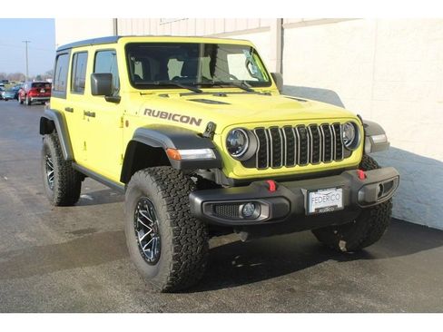 Used 2024 Jeep Wrangler Unlimited Rubicon w/ XTREMEE 35" Tire Package image 2