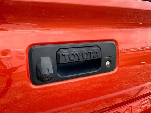 Used 2017 Toyota Tacoma TRD Off-Road w/ Tow Package (A/T) AWD/4WD image 21