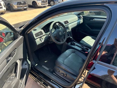 Used 2013 Volkswagen Passat 2.5 S FWD image 7