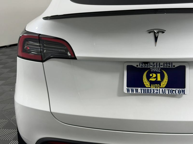 Used 2025 Tesla Model Y Long Range AWD/4WD image 18