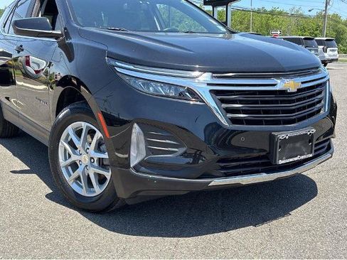 Used 2023 Chevrolet Equinox LT FWD image 2