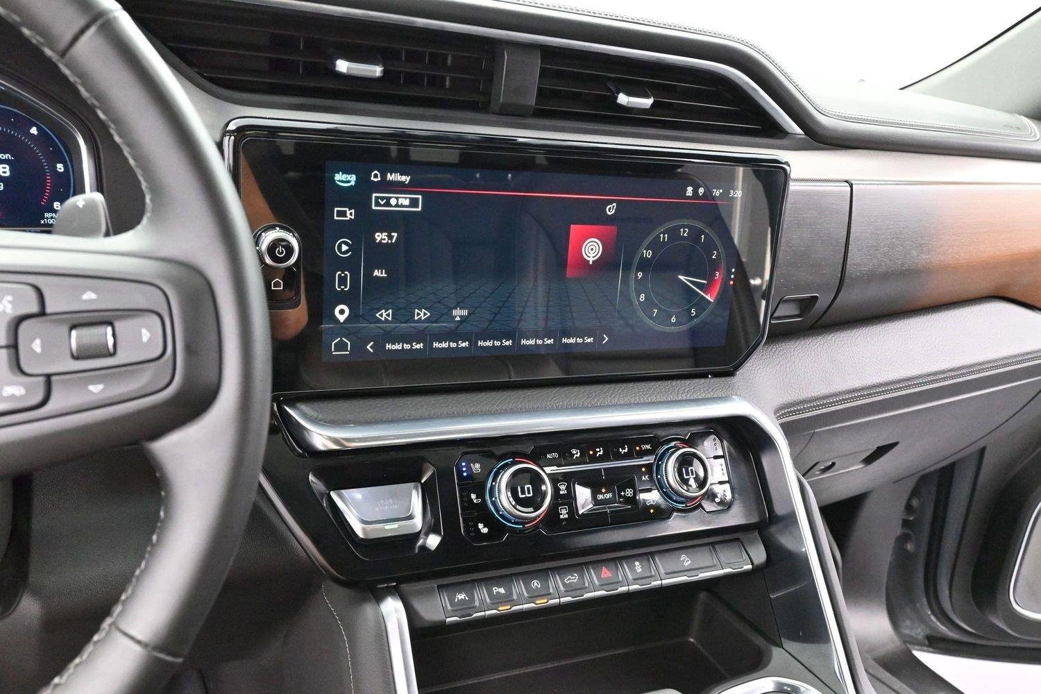 Used 2025 GMC Sierra 1500 Denali w/ Technology Package AWD/4WD image 19