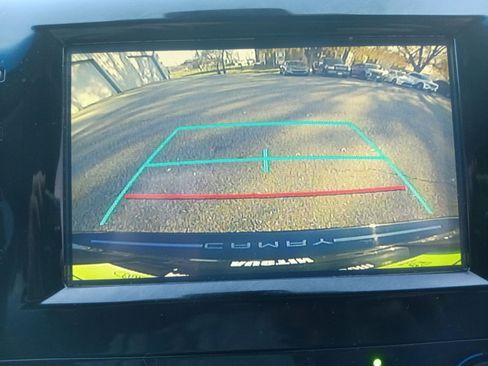 Used 2018 Toyota Camry L image 22