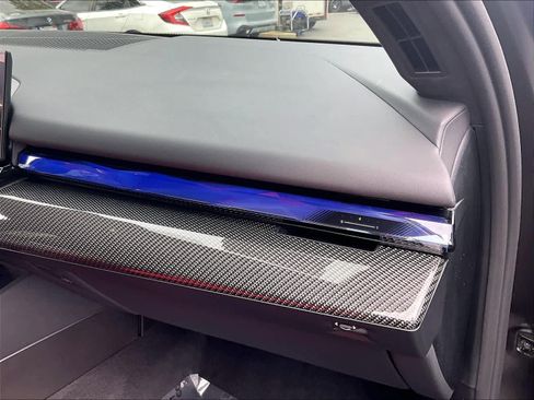 Used 2025 BMW M5 w/ Carbon Package image 18