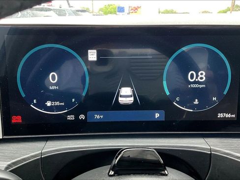 Used 2025 Hyundai Santa Fe Limited image 14