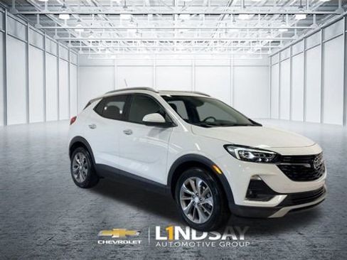 Used 2022 Buick Encore GX Essence w/ Experience Buick Package image 2