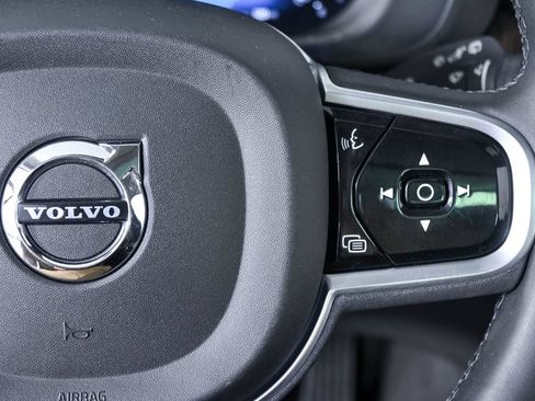 Used 2023 Volvo XC60 B5 Ultimate w/ Climate Package FWD image 13