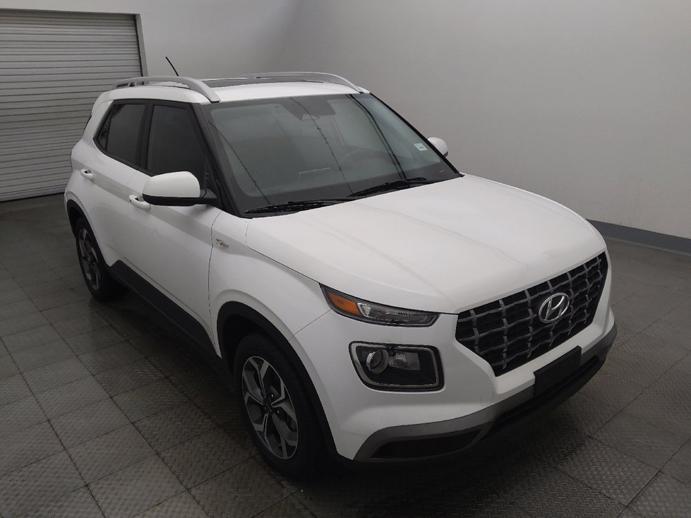 Used 2025 Hyundai Venue SEL FWD image 13