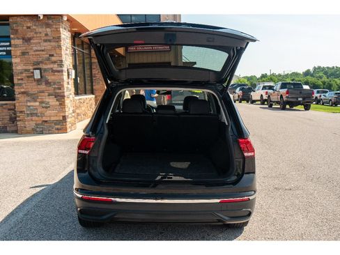 Used 2022 Volkswagen Tiguan SE w/ Panoramic Sunroof Package AWD/4WD image 20