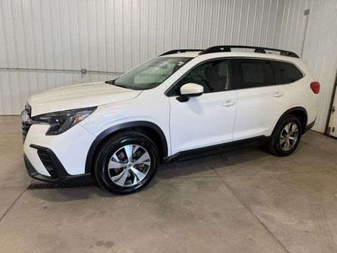 Certified 2024 Subaru Ascent Premium w/ Convenience Package AWD/4WD image 2