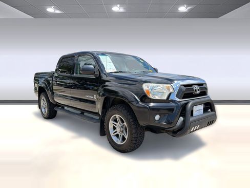 Used 2014 Toyota Tacoma 4x4 Double Cab w/ SR5 Package image 7