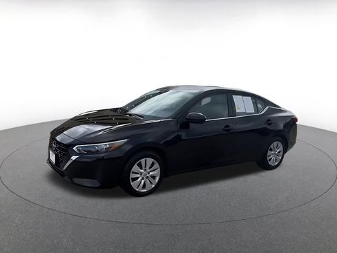Used 2025 Nissan Sentra S image 8