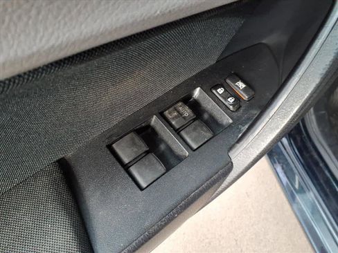 Used 2018 Toyota Corolla LE image 6